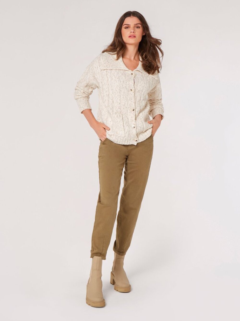 Chunky Cable Knit Collared Cardi - Picture 9 of 11